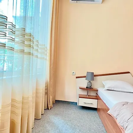Azure Family Guest house Nesebar