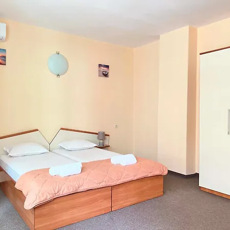 Azure Family Guest house Nesebar