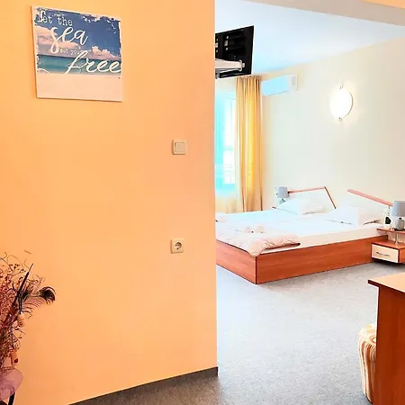 Azure Family Guest house 3*