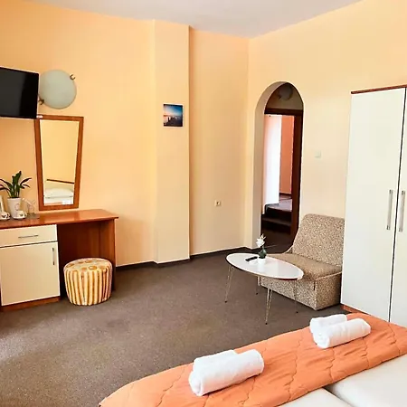 Azure Family Guest house 3*